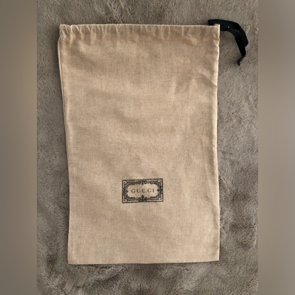 Gucci dust cover